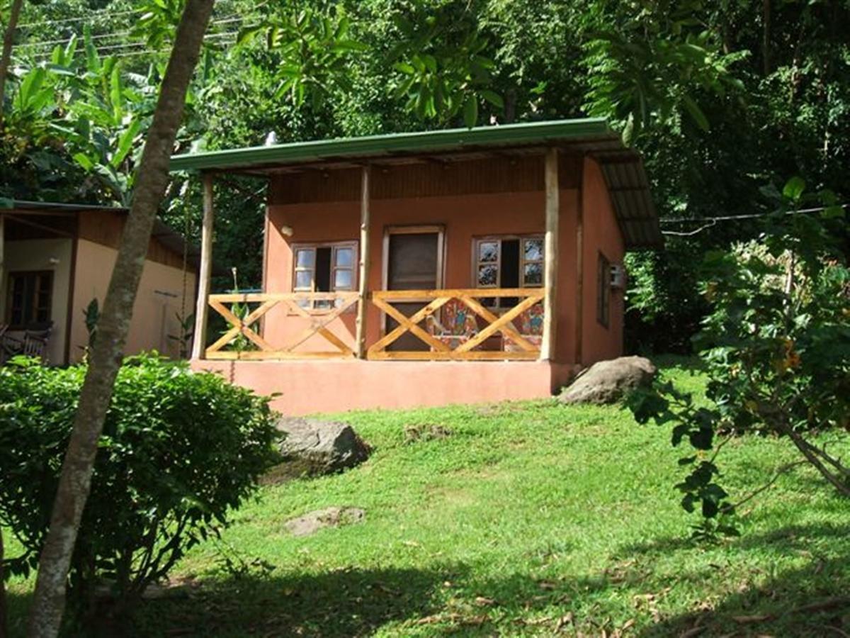Coconut Grove Oceanfront Cottages Dominical Exterior foto