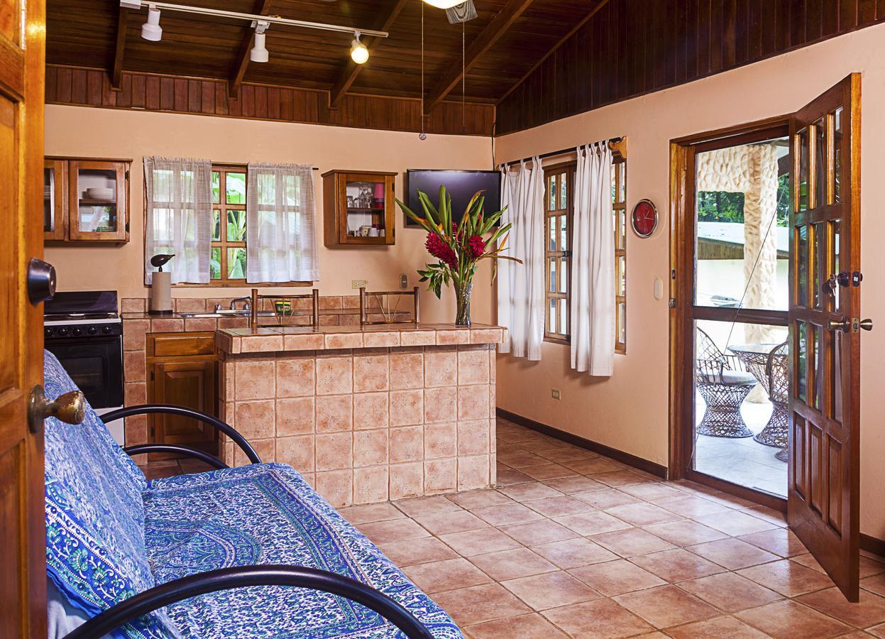 Coconut Grove Oceanfront Cottages Dominical Exterior foto